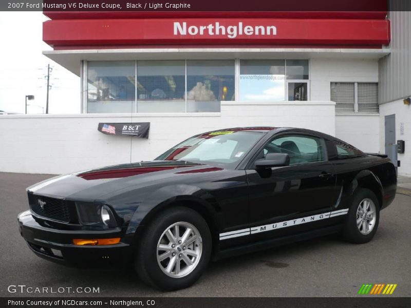 Black / Light Graphite 2007 Ford Mustang V6 Deluxe Coupe