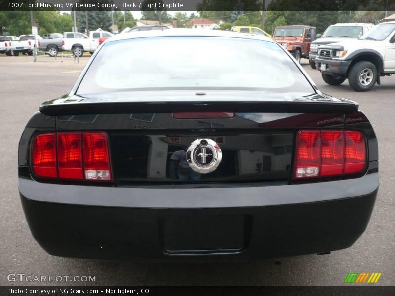 Black / Light Graphite 2007 Ford Mustang V6 Deluxe Coupe