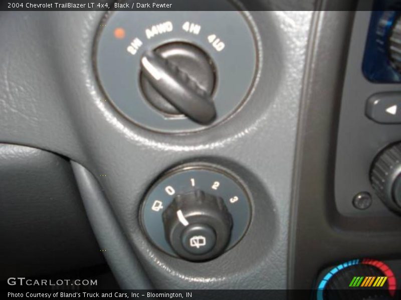 Black / Dark Pewter 2004 Chevrolet TrailBlazer LT 4x4
