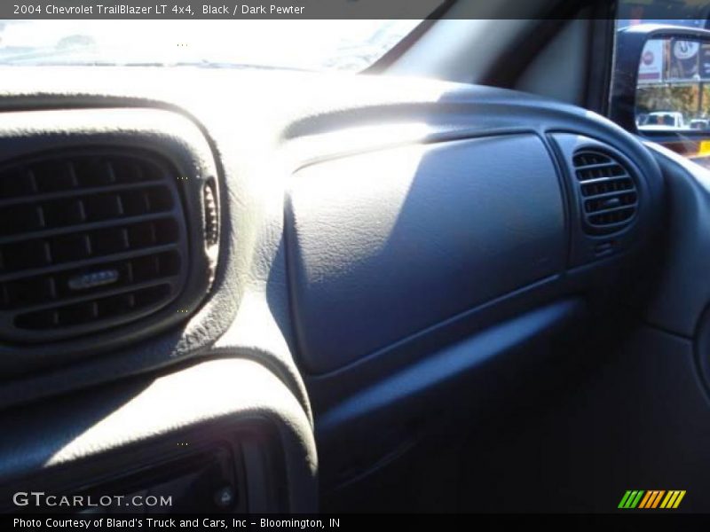 Black / Dark Pewter 2004 Chevrolet TrailBlazer LT 4x4