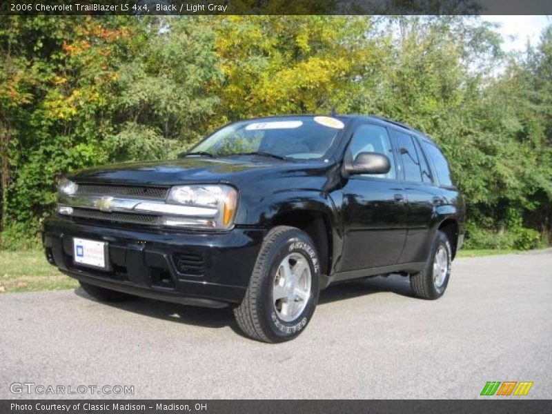 Black / Light Gray 2006 Chevrolet TrailBlazer LS 4x4