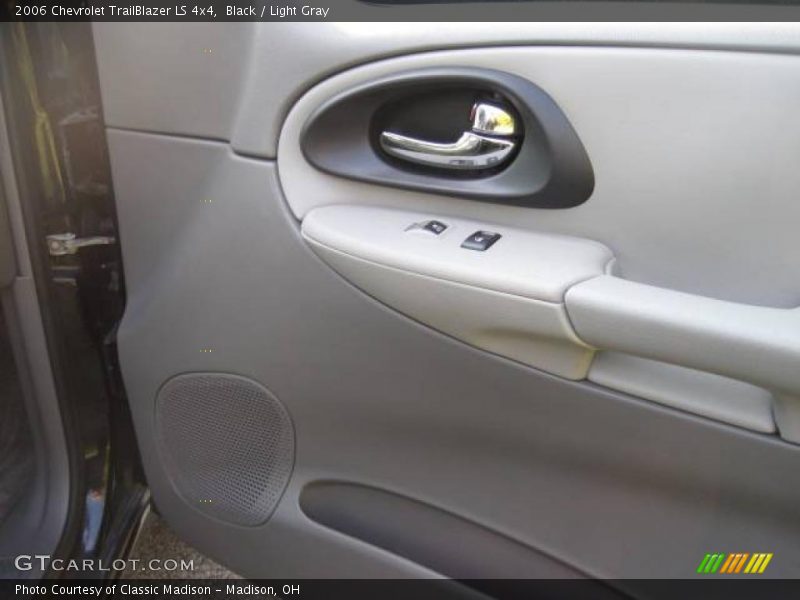 Black / Light Gray 2006 Chevrolet TrailBlazer LS 4x4