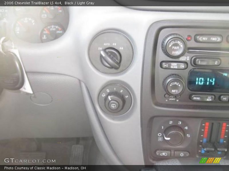 Black / Light Gray 2006 Chevrolet TrailBlazer LS 4x4