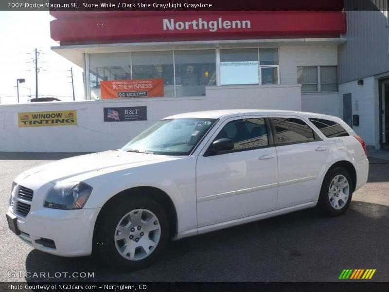 Stone White / Dark Slate Gray/Light Graystone 2007 Dodge Magnum SE