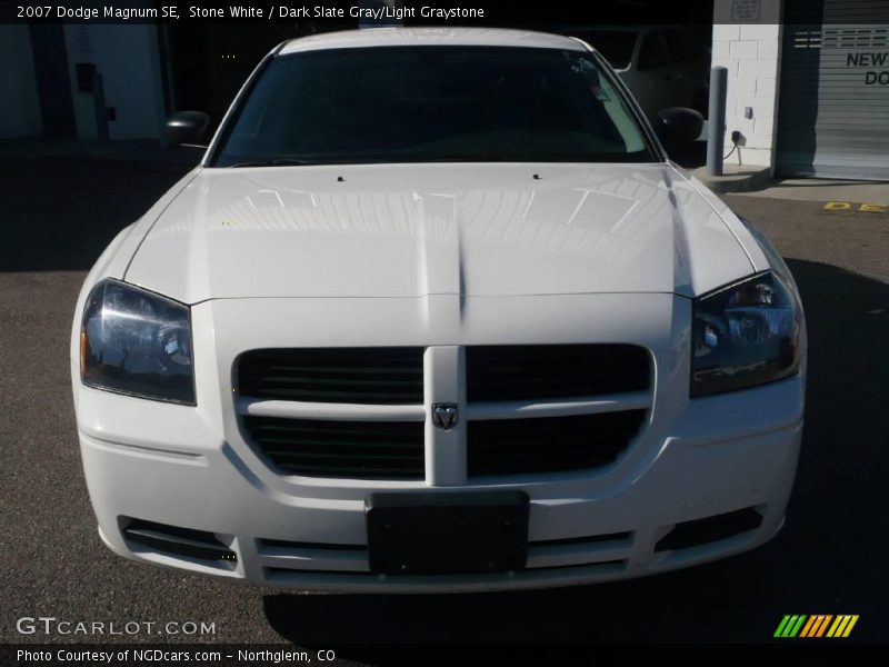 Stone White / Dark Slate Gray/Light Graystone 2007 Dodge Magnum SE