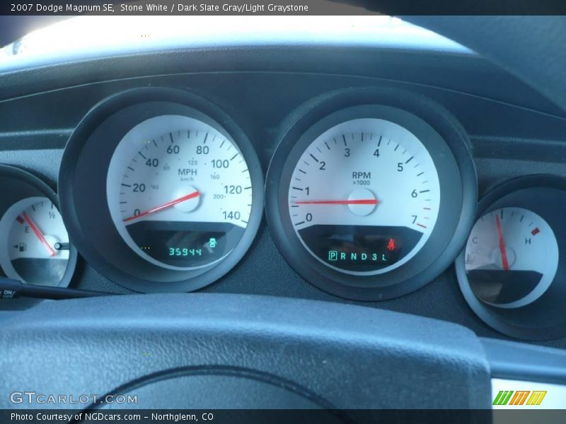 Stone White / Dark Slate Gray/Light Graystone 2007 Dodge Magnum SE