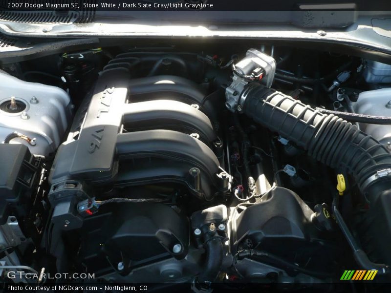 Stone White / Dark Slate Gray/Light Graystone 2007 Dodge Magnum SE