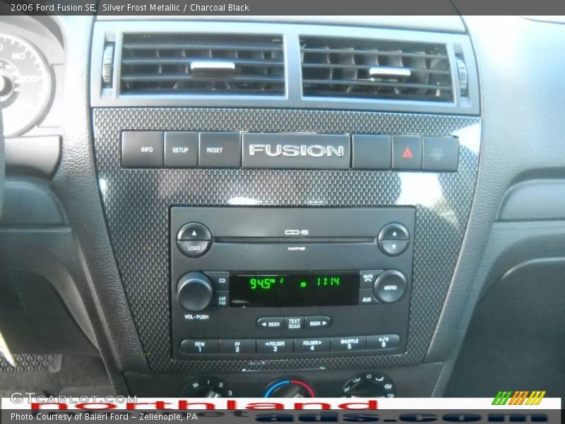 Silver Frost Metallic / Charcoal Black 2006 Ford Fusion SE