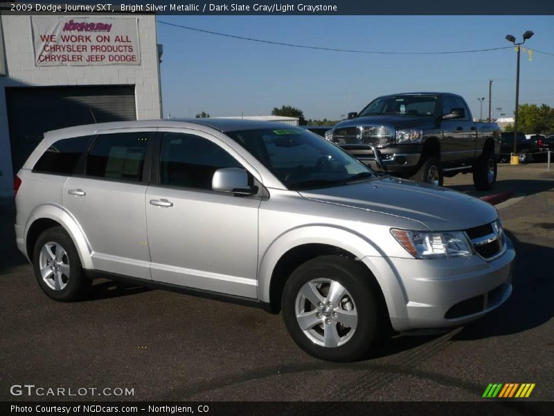 Bright Silver Metallic / Dark Slate Gray/Light Graystone 2009 Dodge Journey SXT