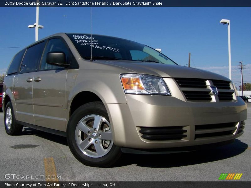 Light Sandstone Metallic / Dark Slate Gray/Light Shale 2009 Dodge Grand Caravan SE