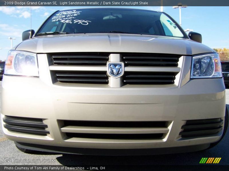 Light Sandstone Metallic / Dark Slate Gray/Light Shale 2009 Dodge Grand Caravan SE