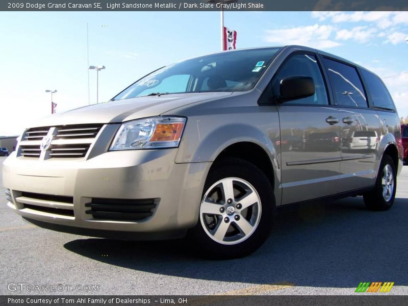 Light Sandstone Metallic / Dark Slate Gray/Light Shale 2009 Dodge Grand Caravan SE