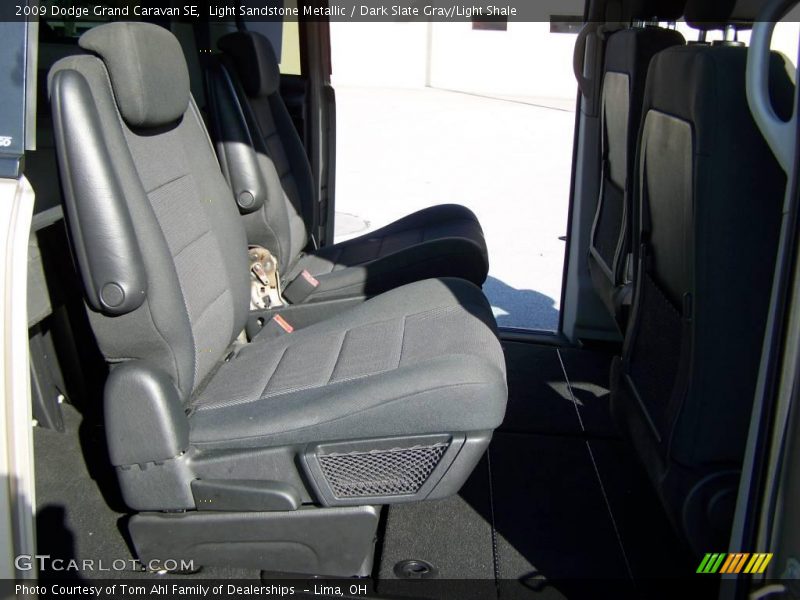 Light Sandstone Metallic / Dark Slate Gray/Light Shale 2009 Dodge Grand Caravan SE