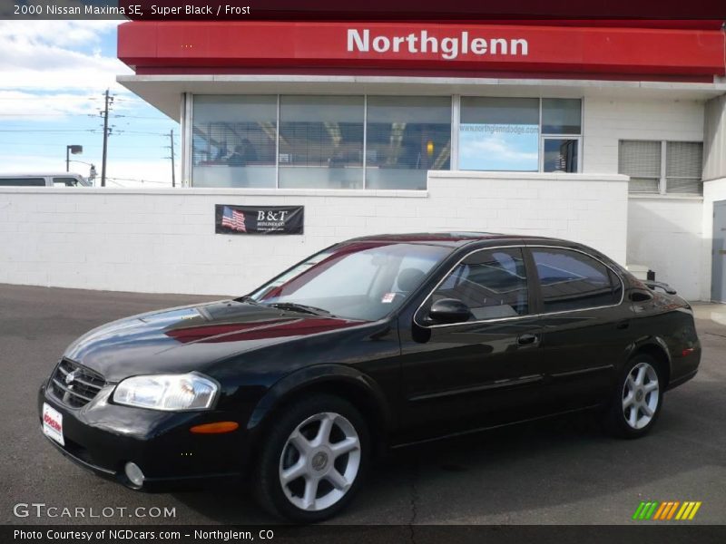 Super Black / Frost 2000 Nissan Maxima SE