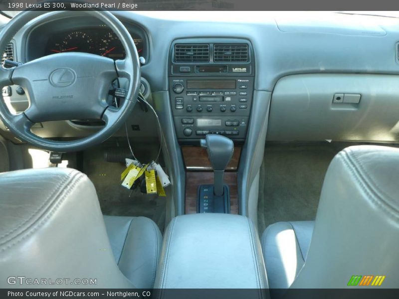 Woodland Pearl / Beige 1998 Lexus ES 300