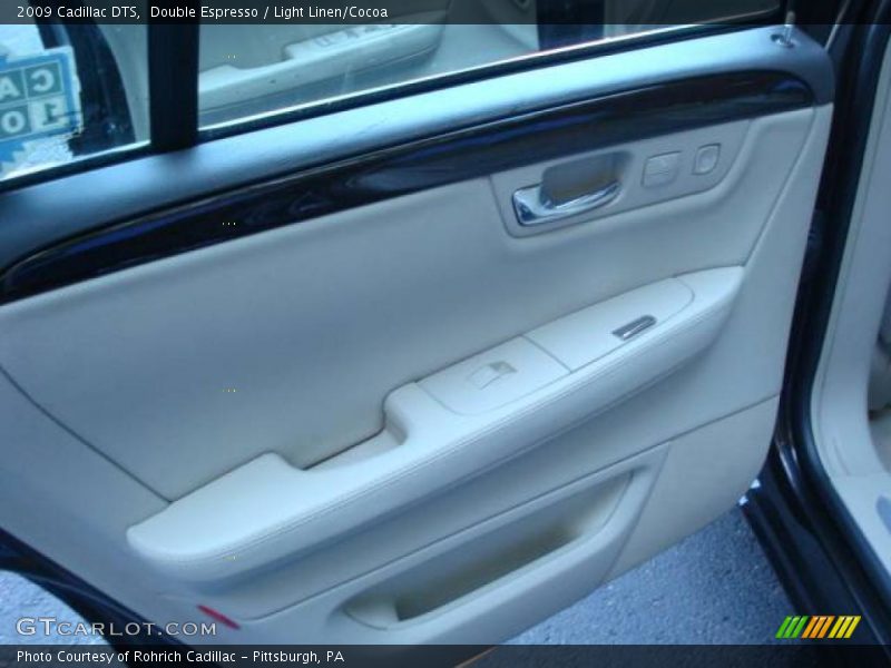 Double Espresso / Light Linen/Cocoa 2009 Cadillac DTS