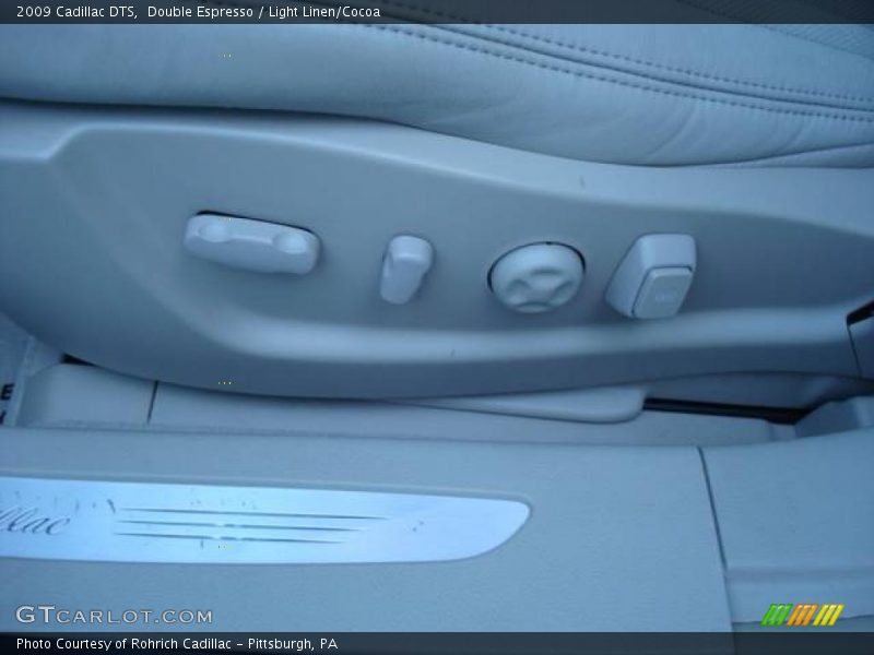 Double Espresso / Light Linen/Cocoa 2009 Cadillac DTS