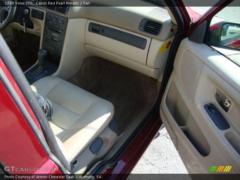 Cassis Red Pearl Metallic / Tan 1998 Volvo S70
