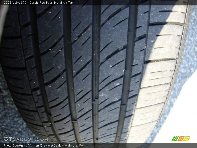 Cassis Red Pearl Metallic / Tan 1998 Volvo S70
