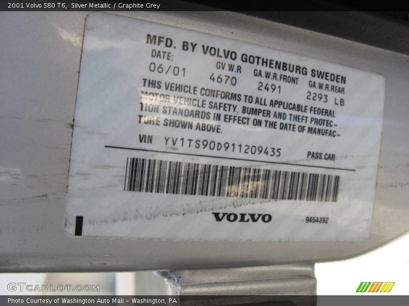 Silver Metallic / Graphite Grey 2001 Volvo S80 T6