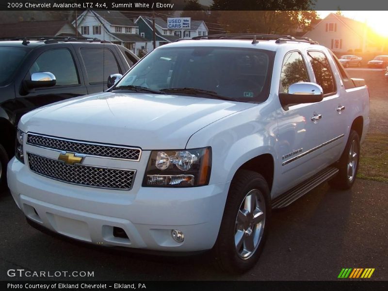 Summit White / Ebony 2009 Chevrolet Avalanche LTZ 4x4