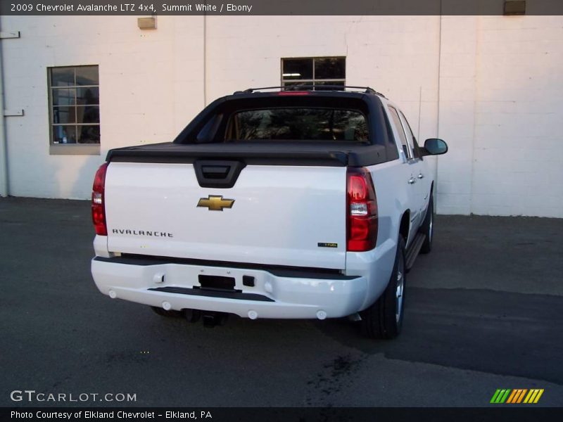 Summit White / Ebony 2009 Chevrolet Avalanche LTZ 4x4