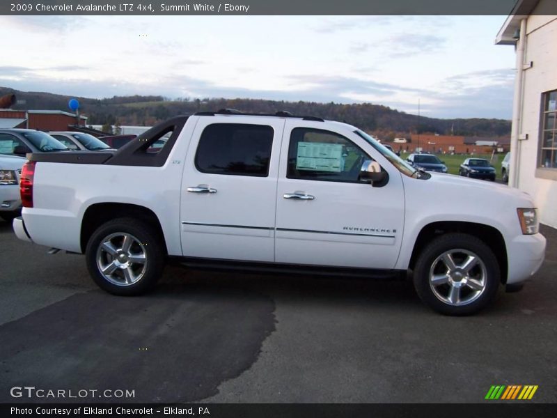 Summit White / Ebony 2009 Chevrolet Avalanche LTZ 4x4