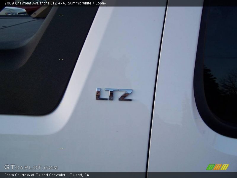 Summit White / Ebony 2009 Chevrolet Avalanche LTZ 4x4