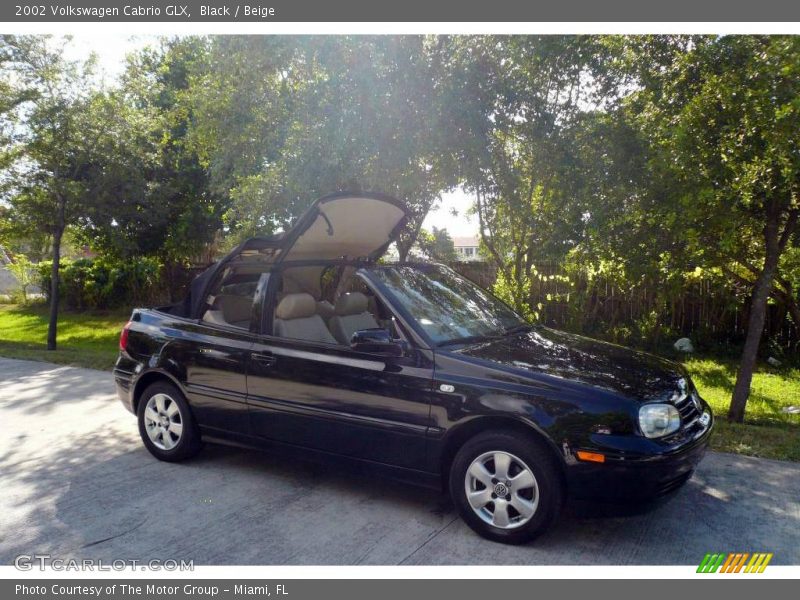 Black / Beige 2002 Volkswagen Cabrio GLX