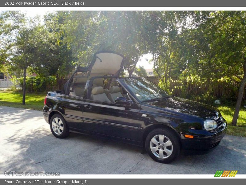 Black / Beige 2002 Volkswagen Cabrio GLX