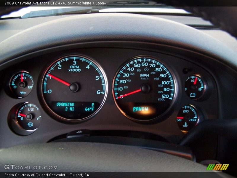 Summit White / Ebony 2009 Chevrolet Avalanche LTZ 4x4