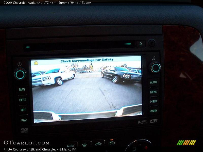 Summit White / Ebony 2009 Chevrolet Avalanche LTZ 4x4