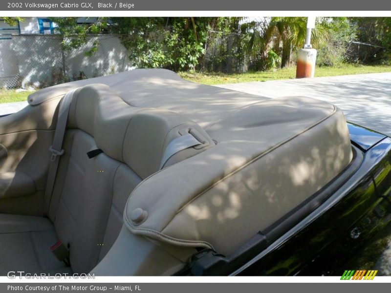 Black / Beige 2002 Volkswagen Cabrio GLX