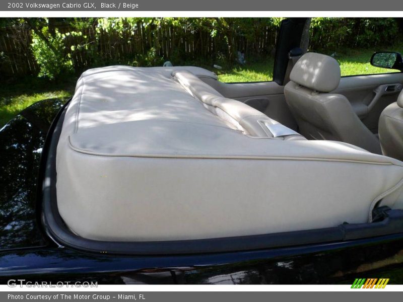 Black / Beige 2002 Volkswagen Cabrio GLX