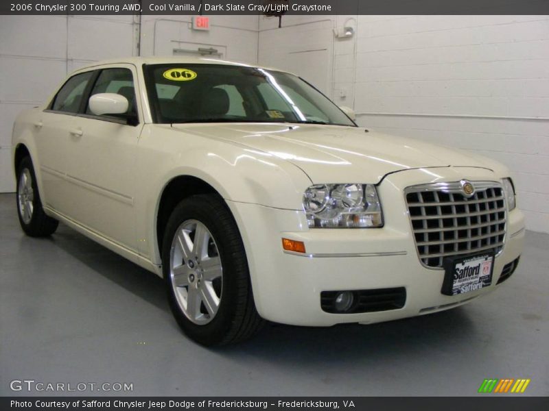 Cool Vanilla / Dark Slate Gray/Light Graystone 2006 Chrysler 300 Touring AWD