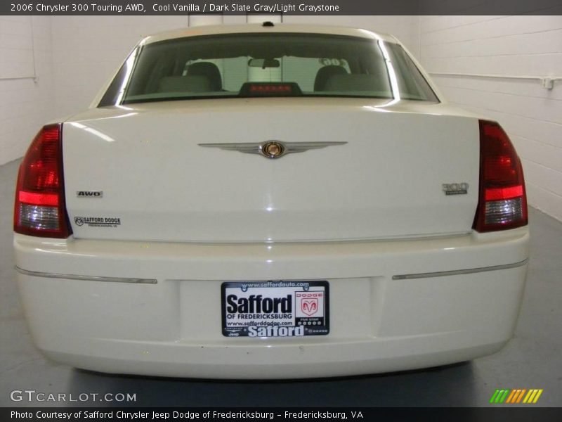 Cool Vanilla / Dark Slate Gray/Light Graystone 2006 Chrysler 300 Touring AWD