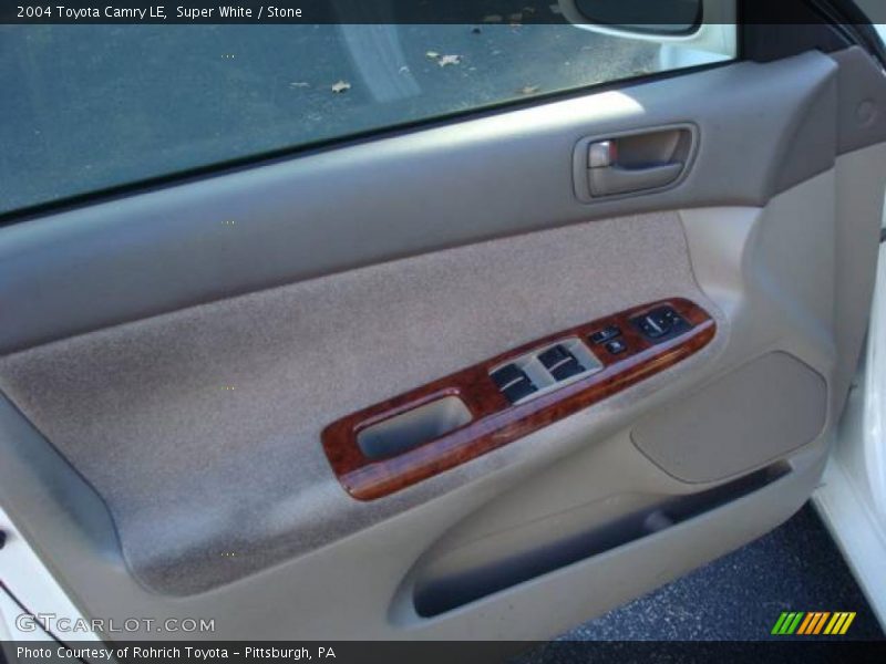 Super White / Stone 2004 Toyota Camry LE