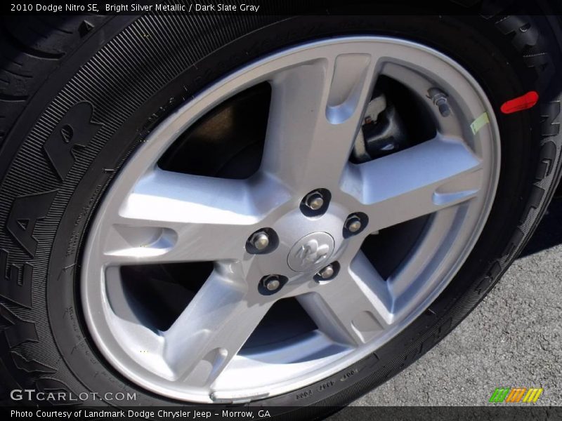Bright Silver Metallic / Dark Slate Gray 2010 Dodge Nitro SE
