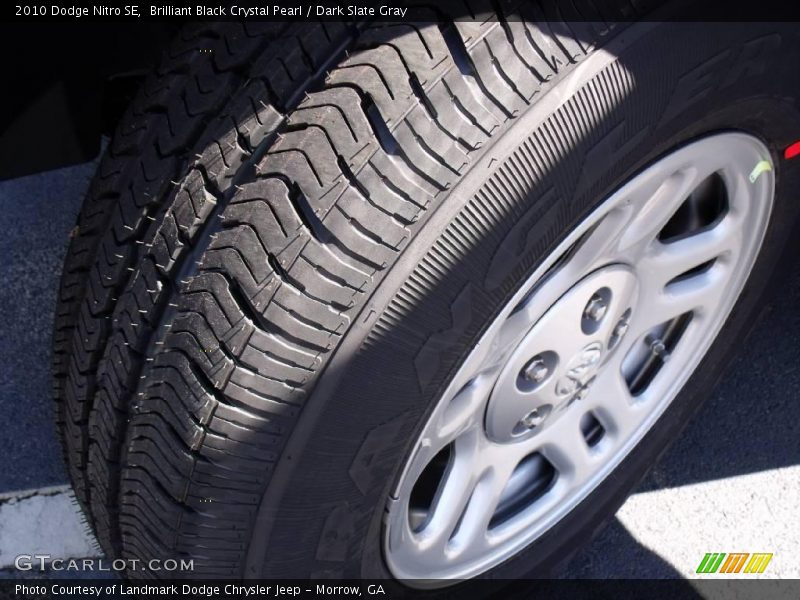 Brilliant Black Crystal Pearl / Dark Slate Gray 2010 Dodge Nitro SE