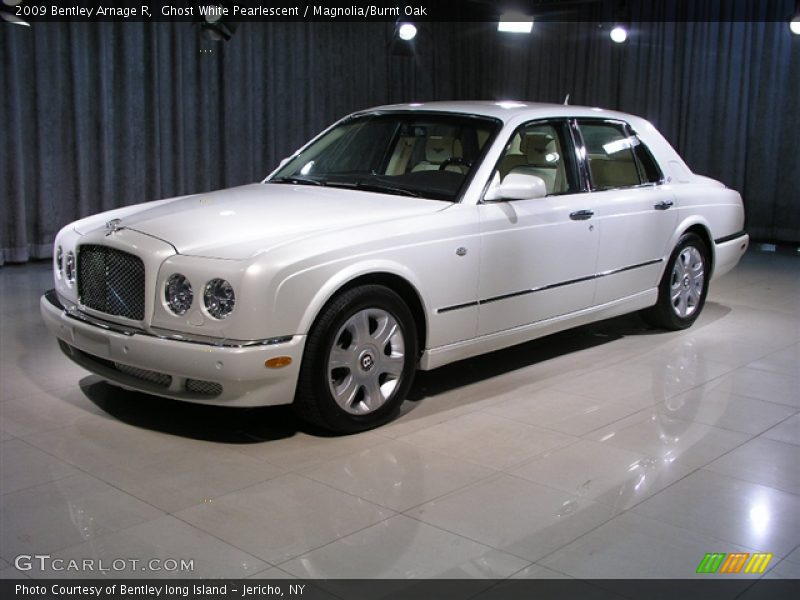Ghost White Pearlescent / Magnolia/Burnt Oak 2009 Bentley Arnage R