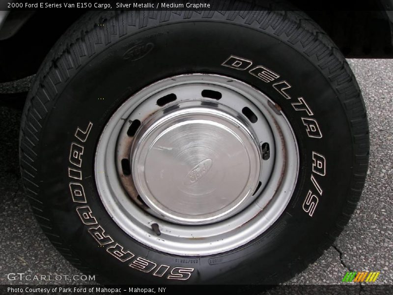 Silver Metallic / Medium Graphite 2000 Ford E Series Van E150 Cargo