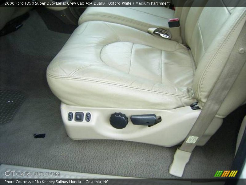 Oxford White / Medium Parchment 2000 Ford F350 Super Duty Lariat Crew Cab 4x4 Dually