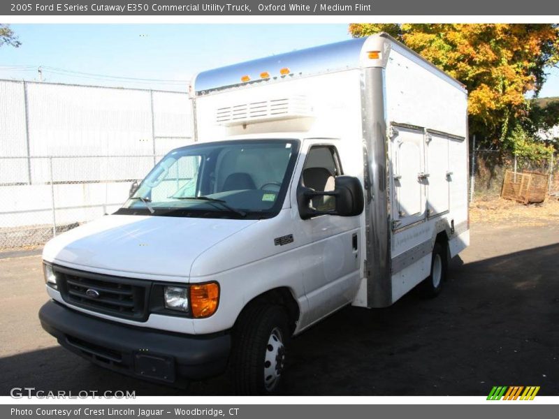 Oxford White / Medium Flint 2005 Ford E Series Cutaway E350 Commercial Utility Truck