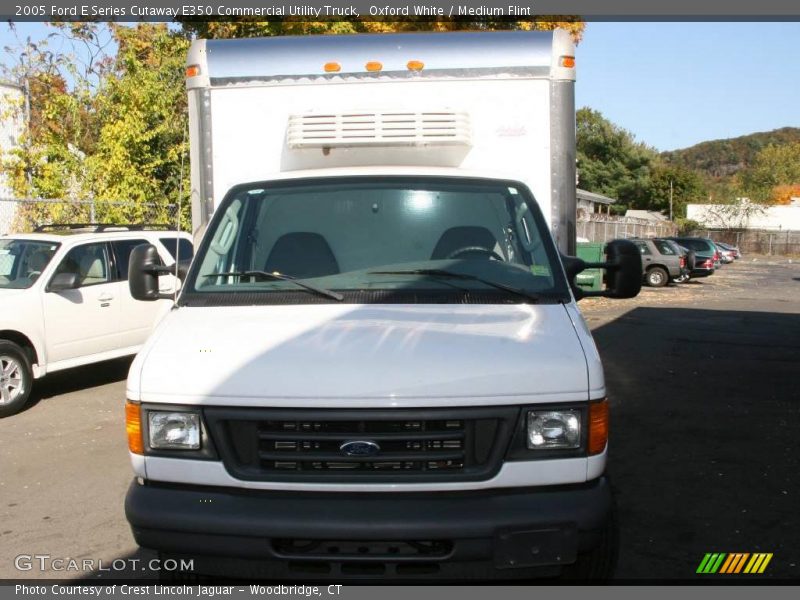Oxford White / Medium Flint 2005 Ford E Series Cutaway E350 Commercial Utility Truck