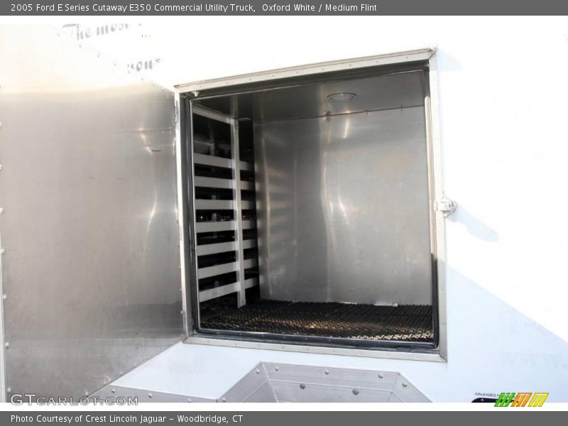 Oxford White / Medium Flint 2005 Ford E Series Cutaway E350 Commercial Utility Truck