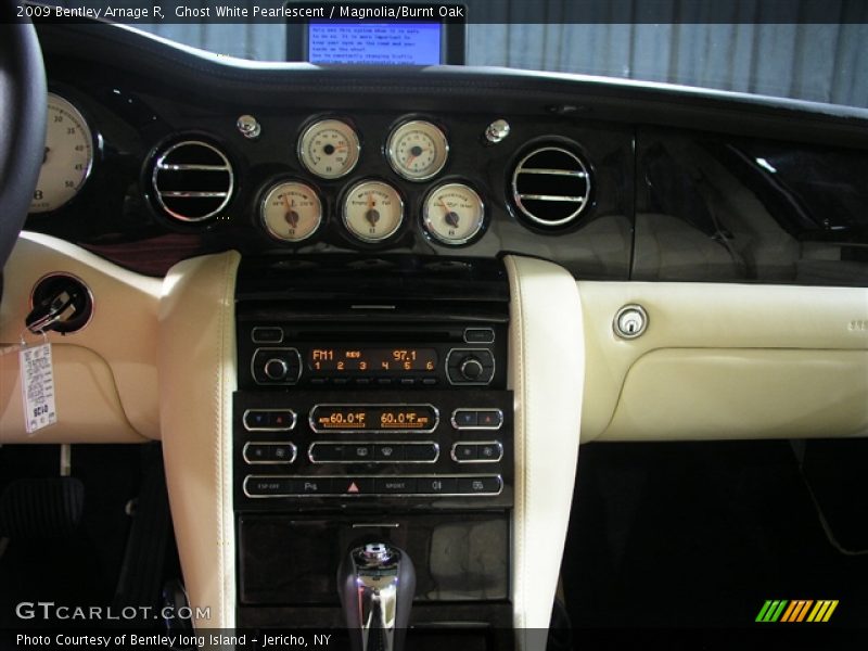 Ghost White Pearlescent / Magnolia/Burnt Oak 2009 Bentley Arnage R