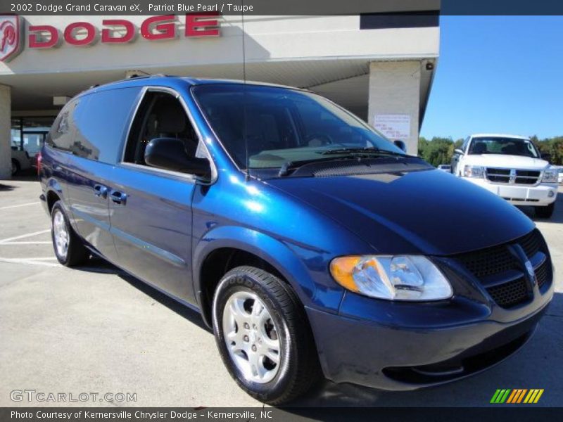 Patriot Blue Pearl / Taupe 2002 Dodge Grand Caravan eX