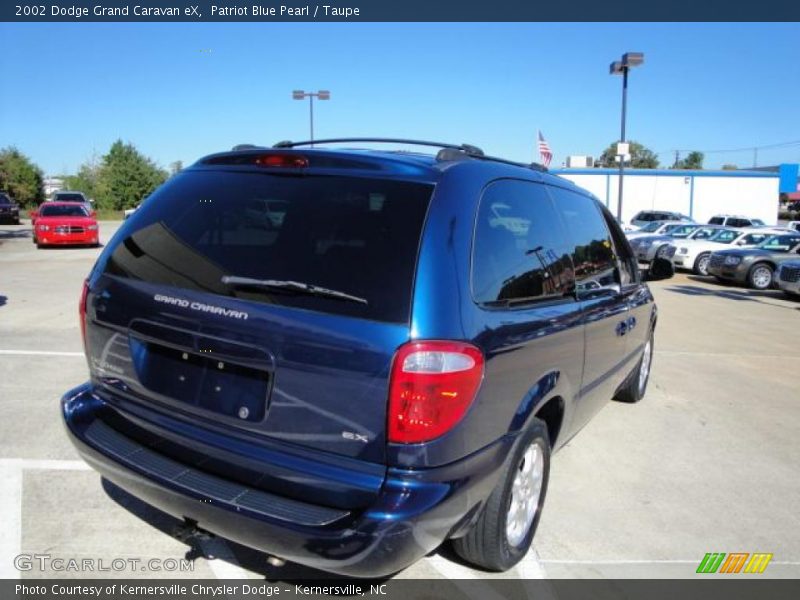 Patriot Blue Pearl / Taupe 2002 Dodge Grand Caravan eX