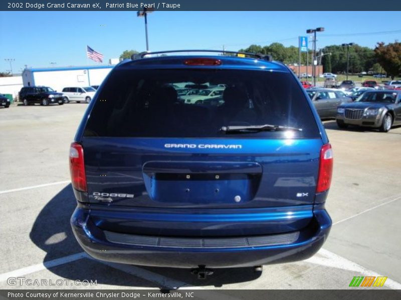 Patriot Blue Pearl / Taupe 2002 Dodge Grand Caravan eX