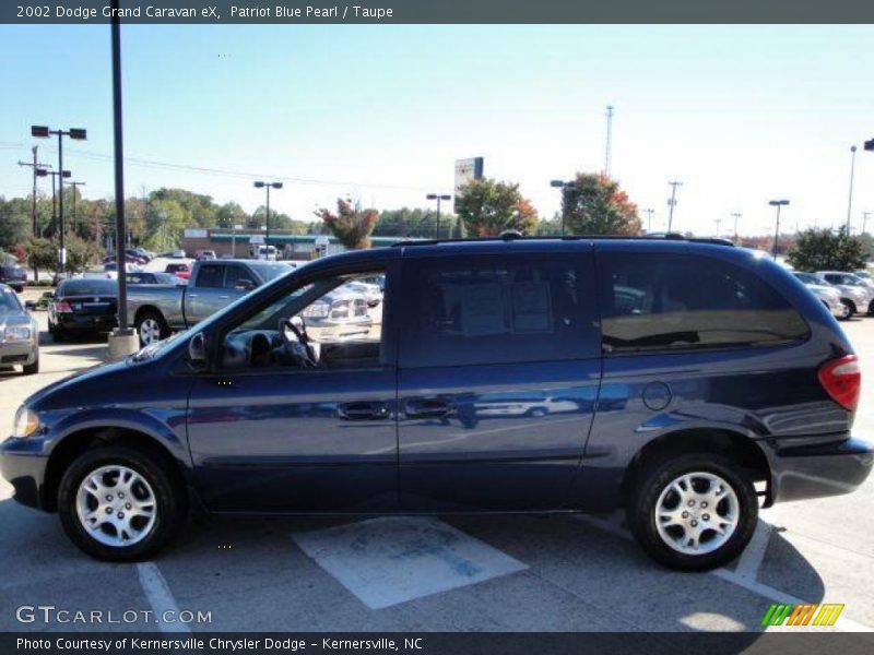 Patriot Blue Pearl / Taupe 2002 Dodge Grand Caravan eX